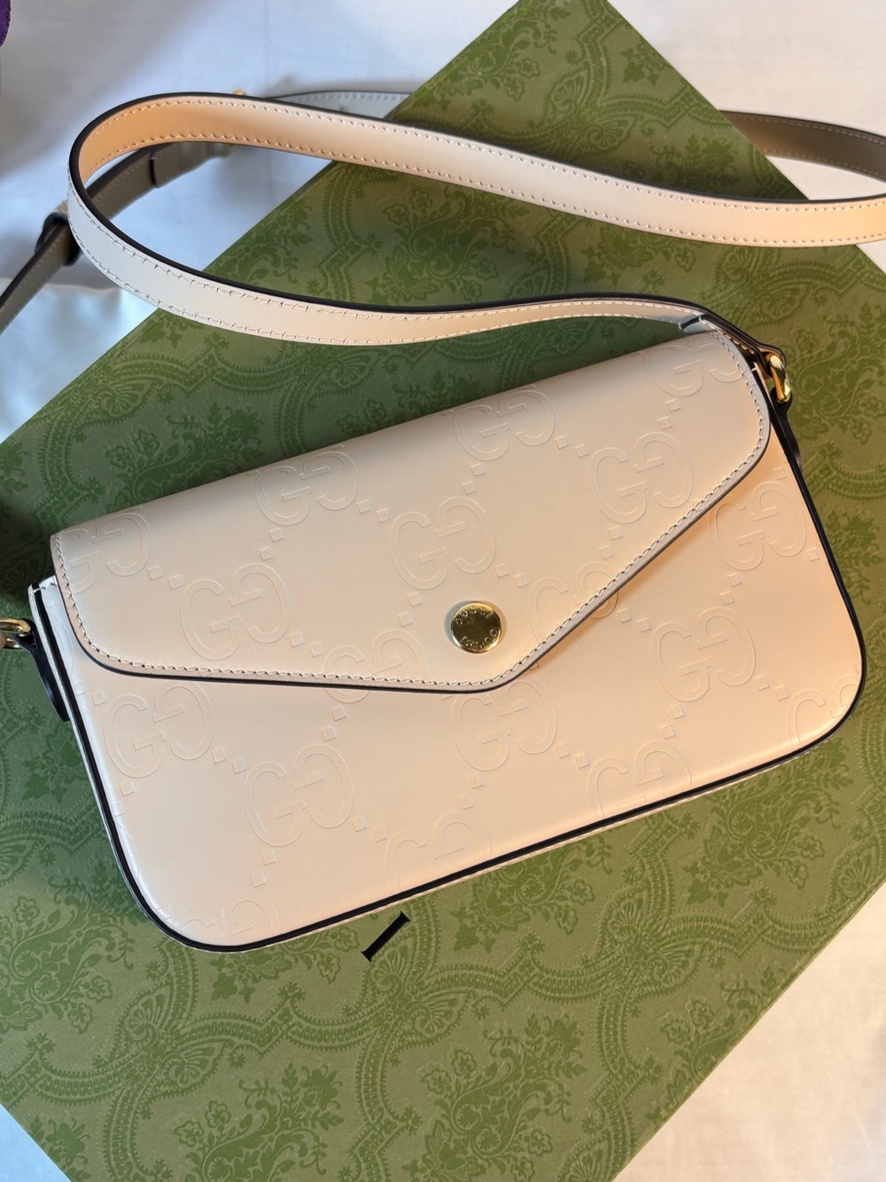 Authentic Gucci Guccissima Pochette Beige